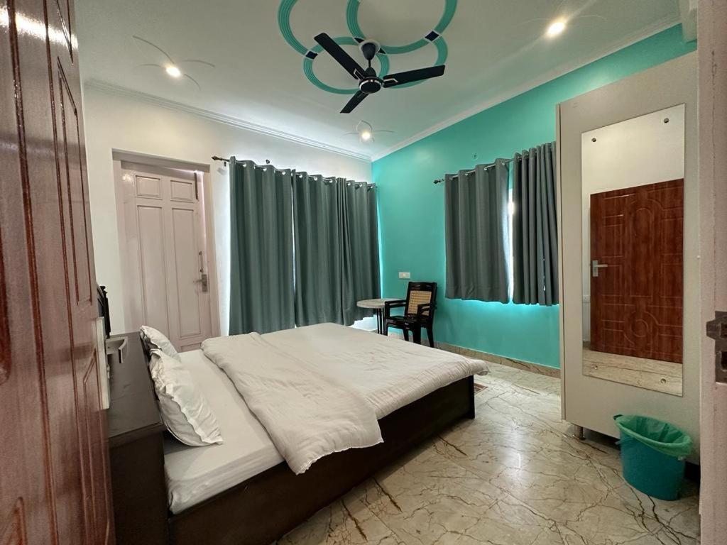 Hotel Goludev Valley View Найнитал Экстерьер фото